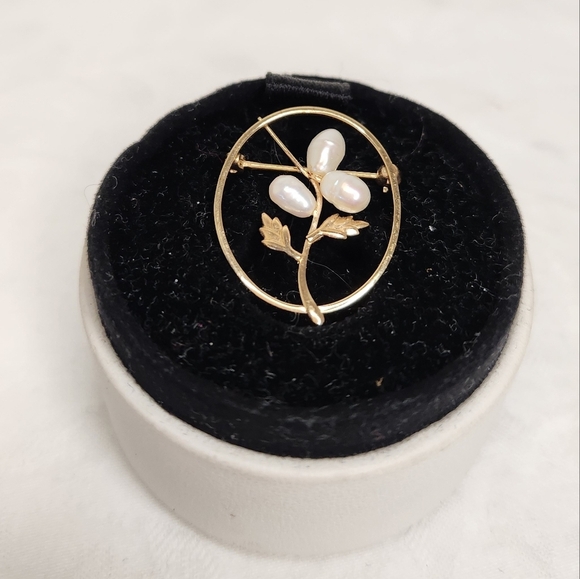 14k Gold Pearl Flower Brooch - Picture 1 of 9